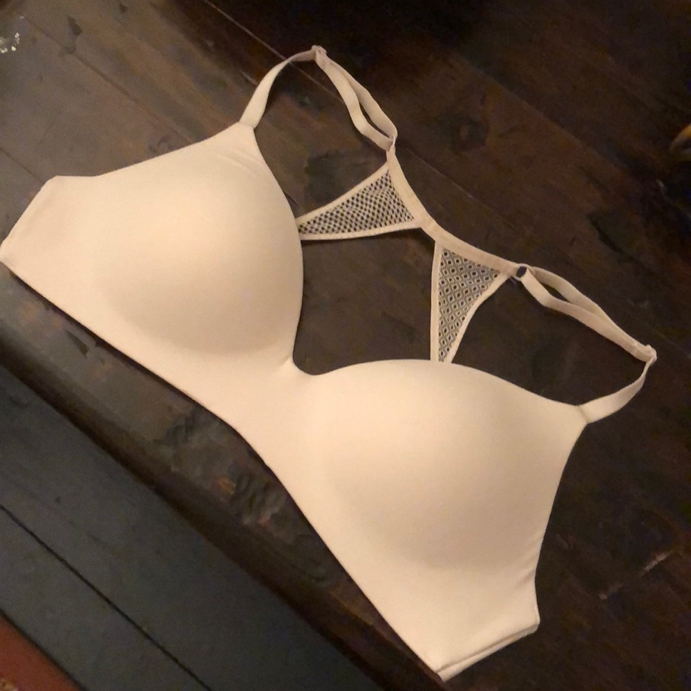 Victoria’s secret lined wireless razorback bra